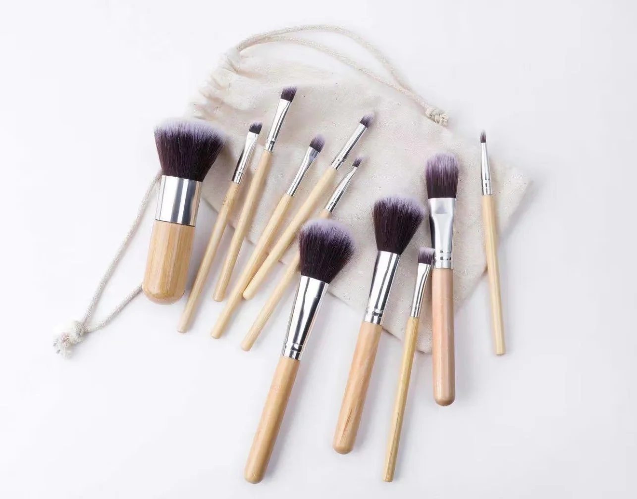 Makeup Brush Set Made of Bamboo with PouchMakeup Brush Set Made of Bamboo with Pouch